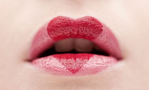 Inspiration: Heart Lips Make Carnaval, Lizzie Hearts, Makeup Tumblr, Alice In Wonderland Aesthetic, Lip Wallpaper, Indian Pictures, Fantasias Halloween, Roche Posay, Valentine Love