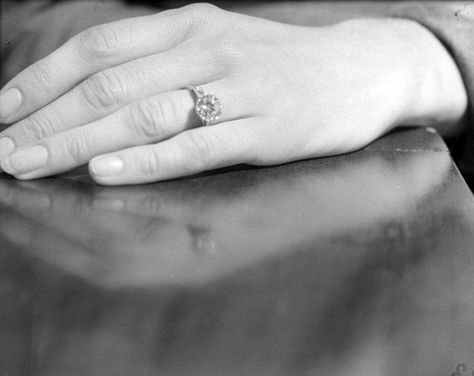 Audrey Hepburn's engagement ring from fiancé James Hanson Audrey Hepburn Wedding Ring, Audrey Hepburn Engagement Ring, Audrey Hepburn Wedding, Were Engaged, Applying Lipstick, Ladies Man, Old Hollywood Actresses, Robert Evans, London Flat