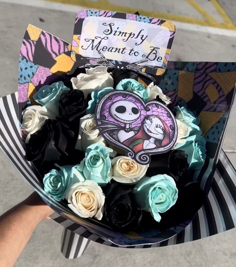 Jack Skellington Bouquet, Spooky Eternal Rose Bouquet, Halloween Rose Bouquet, Nightmare Before Christmas Bouquet, Nightmare Before Christmas Flowers, Coraline Bouquet, Halloween Ramos, Halloween Flower Bouquet, Spooky Bouquet