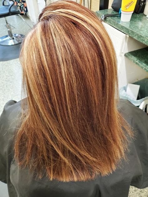 Autumn is in the air when clients want Cooper Brown tones with sun kissed Blonde highlights 🍂 Big Blonde Highlights, Sun Kissed Blonde, Cooper Brown, Auburn Hair Color, Blond Highlights, Light Auburn, Autumn Breeze, Blonde Hair With Highlights, Auburn Hair