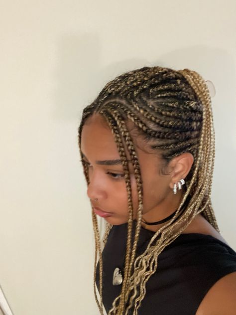 Fulani Braids 360, Fulani Boho Braids, Boring Hairstyles, Fresh Braids, African Tops For Women, Latest Hair Braids, Braids Ideas, African Tops, Hairstyles Pictures