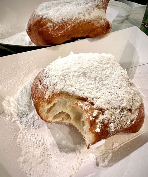 Beignets Aesthetic, French Beignets, Crossiant Recipes, New Orleans Beignets, Food Studies, Dance Decor, New Orleans Food, Beignet Recipe, Butterfly Photography