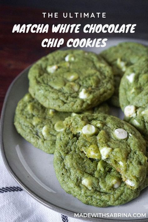 Perfectly chewy cookies with aromatic matcha powder and indulgent white chocolate. Matcha Powder Recipes, Matcha Cookies Recipe, White Chocolate Matcha, Matcha Dessert Recipes, Green Tea Cookies, Green Tea Dessert, Matcha White Chocolate, Matcha Dessert, Green Tea Leaves