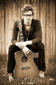 Guy with guitar ♥ Guitar Senior Pictures, Guitarist Photography, Senior Photos Boys, Cameron Mitchell, Musician Portraits, Musician Photography, Senior Boy Photography, Senior Boy Poses, Male Senior Pictures