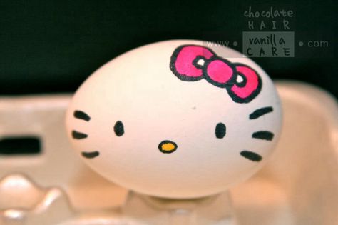 A hello kitty Easter egg! Pokemon Easter Eggs, Emoji Easter Eggs, Minion Easter Eggs, Watercolour Pens, Egg Project, Hello Kitty Easter, Unique Easter Eggs, Easter Eggs Kids, Easter Egg Art