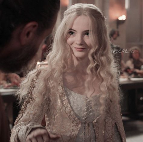 Princess Face Claim, Targaryen Face Claim Male, Targaryen Face Claim, Targaryen Women, Freya Allan, Visenya Targaryen, Percy Jackson Fanfic, Princess Face, Blonde Actresses