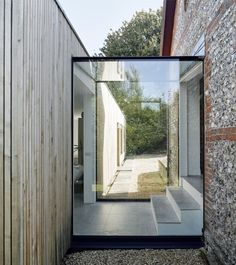 Gallery of Hurdle House / Adam Knibb Architects / Remodeling House / Rectangular Vertical Window / glass conector / glass material / conection new and old construction / wall window / Glass Extension, Modern Extension, Casa Country, Timber Cladding, Barn Conversion, Design Exterior, Glass Boxes, House Extensions, Glass House