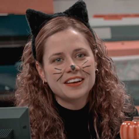 The Office Pam Beasley, The Office Halloween, Office Halloween, Office Icon, Jenna Fischer, Halloween Icons, Michael Scott, Pedro Pascal, Body Measurements