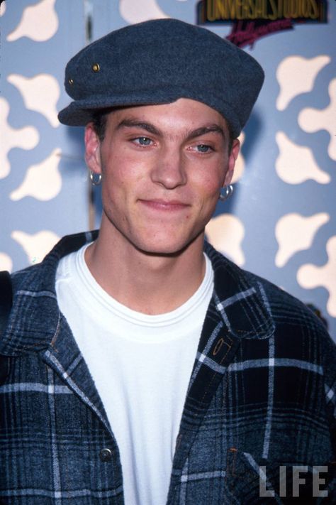 Brian Austin Green 90s, 90s Celebs, 80s Fashion Men, Jason Priestley, Beverly Hill, Brian Austin Green, Sleepover Things, Sleepover Things To Do, Timmy T