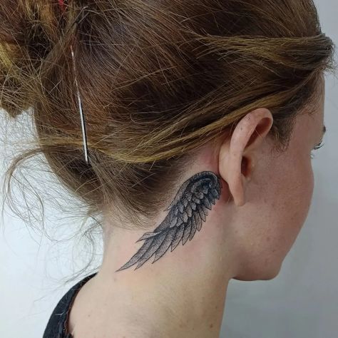 Angel Tattoo Behind Ear, Ynwa Tattoo, Wing Neck Tattoo, Draw Angel, Small Angel Tattoo, Small Angel Wing Tattoo, Angel Tattoo For Women, Tattoo Christian, Tattoo Jesus