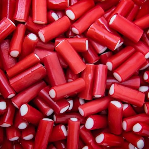 Red Candy Aesthetic, Red Licorice Aesthetic, Strawberry Mentos Aesthetic, Pick And Mix Sweets, Candy Apple Slices Red, Red Gummy Bears, Freakshakes Recipe, Red Basket, Strawberry Candy