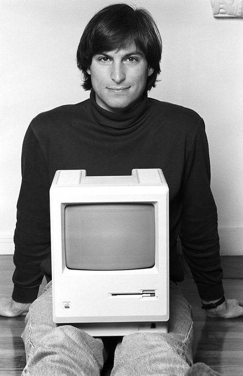 The young Steve Jobs with an early Macintosh computer.  "Stay Young. Stay Foolish." Next Computer, Apple Founder, Alter Computer, Steve Jobs Apple, Jacques Yves Cousteau, Steve Wozniak, Old Computer, Unseen Images, The Dictator