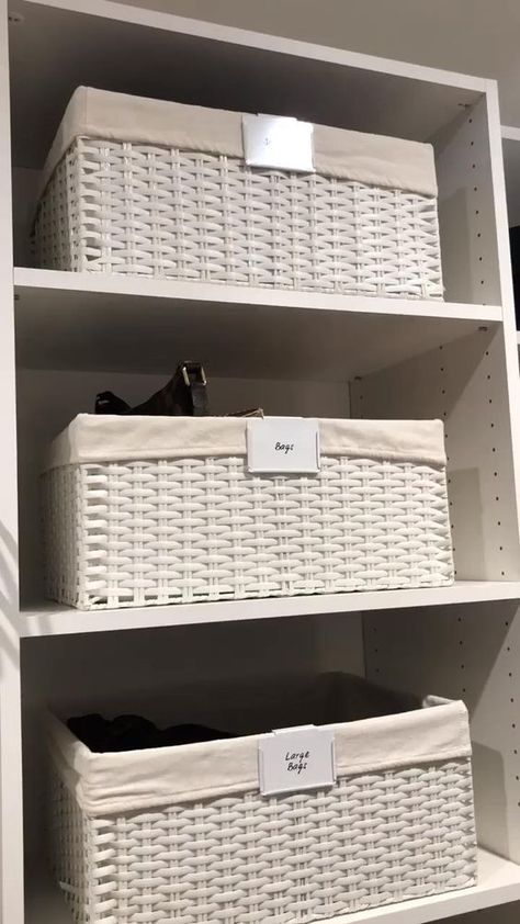 Laundry Basket Ideas, Laundry Basket Dorm, Laundry Basket Shelves, Towel Folding Ideas, Laundry Basket Organizer, White Laundry Basket, Laundry Basket Holder, Basket Furniture, Dorm Laundry