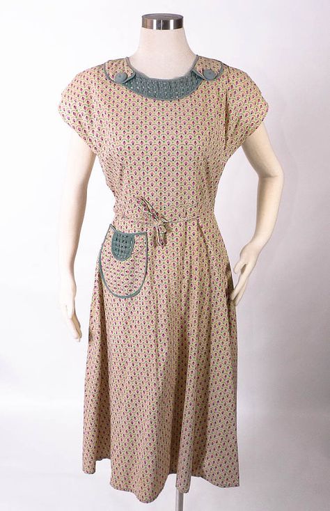 Vintage 1930's Dress The WW2 Printed Cotton by SwellFarewell / A late 1930's feed sack dress!  https://www.etsy.com/listing/125369153/vintage-1930s-dress-the-ww2-printed 1930s Wrap Dress, Wrap Frock, Feed Sack Dress, Feedsack Dress, Sack Dresses, 1930s Clothing, 1930's Dress, Vintage 1930s Dress, 1930 Fashion