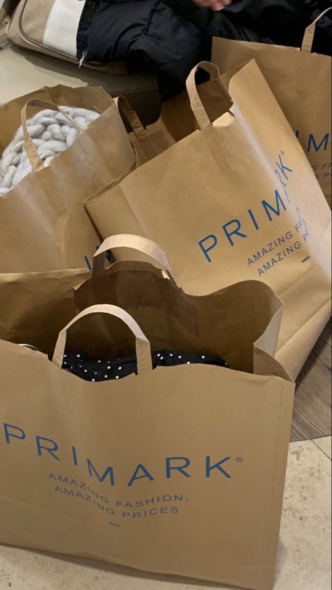 Primark Bags, Realistic Eye Drawing, Scorpio Girl, Cute Birthday Ideas, Eye Makeup Pictures, Fancy Shoes, Summer Glow, Bags Aesthetic, People Shopping