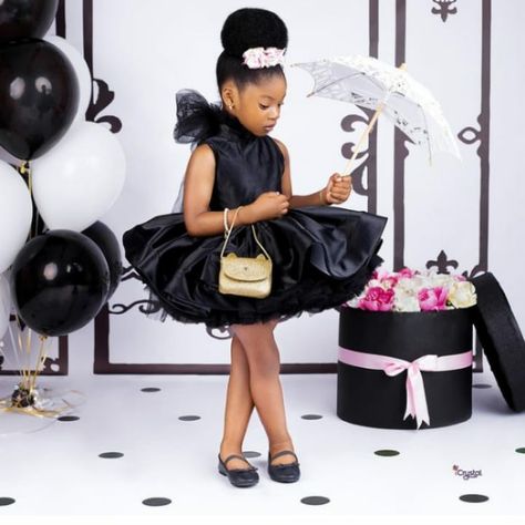 Toddler Girl Photoshooting Ideas Black, Little Birthday Girl Photoshooting, Toddler Girl Photoshooting Ideas, 6th Birthday Photoshoot Ideas, 4th Birthday Photoshoot Ideas, Kids Photoshoot Ideas Studio, Kids Birthday Photoshoot Ideas, Birthday Photoshoot Ideas Kids, Kids Birthday Photoshoot