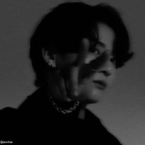 Icons Dark Aesthetic, Dark Aesthetic, Bts, Black And White, White, Black