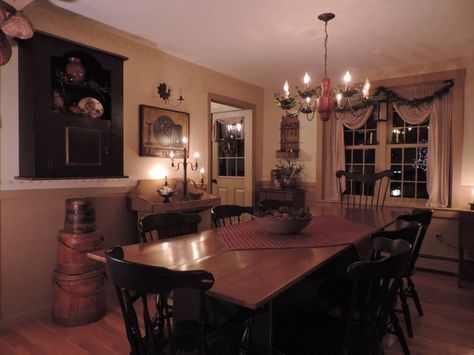 90s Dining Room, 80s Dining Room, Primitive Dinning Room, Pennsylvania Farmhouse, Outdoors Tattoos, Colonial Dining Room, Primitive Dining Room, 80s House, Primitive Dining Rooms