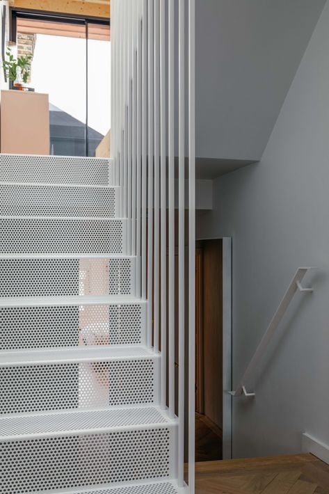 Bespoke perforated steel staircase and minimalist steel spindle balustrade in South London, stair and balustrade by ZedWorks Metal Spindles Staircase, Beach House Stairs, Modern Staircase Ideas, Steel Balustrade, Narrow Staircase, Perforated Steel, Timber Staircase, Oak Stairs, Loft Stairs