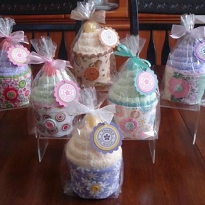 Spa Cupcakes, Sock Cupcakes, Cupcake Gift, Diy Spa, Shower Bebe, Unique Crafts, Homemade Gifts, Craft Fairs, Creative Gifts