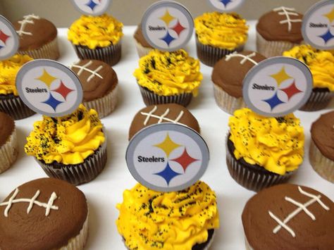 Steelers cupcakes Pittsburgh Steelers Cupcakes, Steelers Cupcakes, Football Strawberries, Steelers Birthday, Steelers Party, Steelers Cake, Steelers Wreath, Football Treats, Football Cupcakes