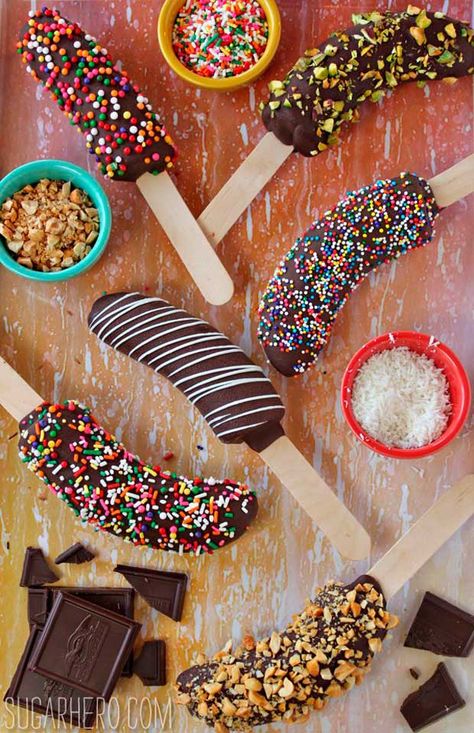 Healthy Birthday Cake Alternatives, Frozen Banana Pops, Birthday Cake Alternatives, Chocolate Dipped Bananas, Healthy Birthday Cakes, Banana Dip, Healthy Birthday, Banana Pops, Frozen Bananas