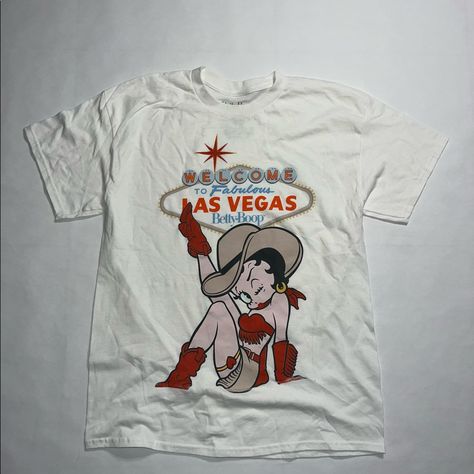 New Without Tags Betty Boop Tee Shirts, Cartoon Shirts Graphic Tees, Vintage Betty Boop Shirt, Cute Graphic Shirts, Vintage Nike Shirts, Thrift Tees, Cute T Shirt Designs, Graphic T Shirt Outfit, Betty Boop Gifts