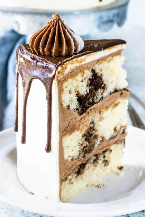 Cake Marble, Chocolate Swiss Meringue Buttercream, Ganache Drip, Tacos Recipes, Future Chef, Marble Cake Recipes, Cake Party, Meringue Buttercream, Swiss Meringue Buttercream