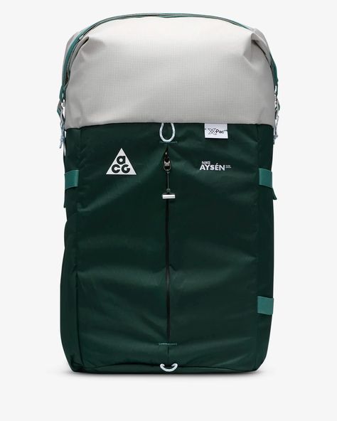 Nike ACG Aysén Day Pack (32L). Nike CA Mochila Nike, Laptop Organization, Iron Ore, Top Backpacks, Roll Top, Nike Acg, Skateboard Decks, Stay Hydrated, Outdoor Shoes