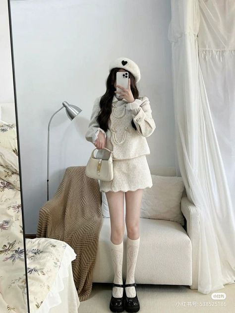 Outfit Rok, Fashion Chinese, Women Portrait, Fashion Kawaii, Girl Fashion Style, Photo Cute, Korean Fashion Dress, Born Pink, Ulzzang Fashion