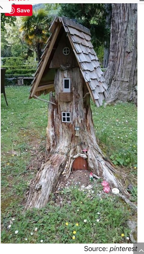 Fairy Tree Houses, Small Front Yard Landscaping, نباتات منزلية, Small Front Yard, Fairy Garden Designs, Fairy Tree, Gnome House, Fairy Garden Houses, Garden Yard Ideas