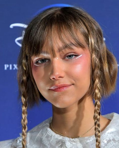 Reverse Jellyfish Haircut, Jellyfish Makeup Look, Jellyfish Haircut Alt, Hair Jellyfish, Hair Inspo Jellyfish, Jellyfish Hair With Braids, Jellyfish Haircut, Grace Vanderwaal, Satellite Dish