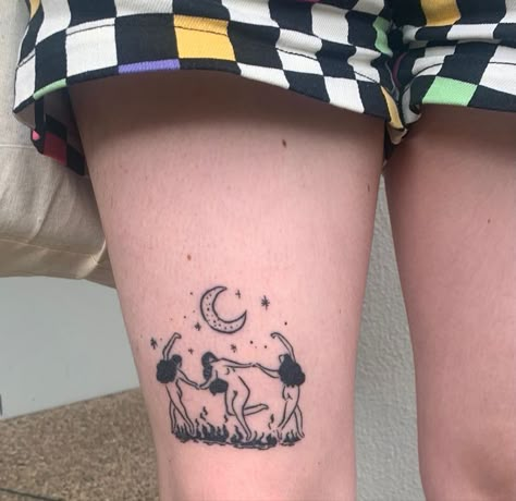 1980s Tattoo Ideas, Girlhood Tattoo, Matisse Dance Tattoo, Sapphic Tattoo Ideas, Wlw Tattoos, Sapphic Tattoo, Matisse Dance, Tattoo Designs Drawings, Trippy Tattoo