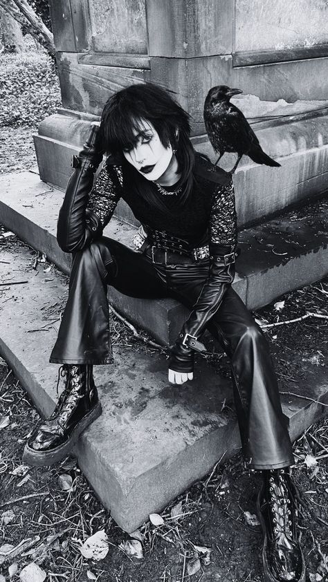 Male Trad Goth, Metalhead Men, Goth Fashion Men, Gothic Suit, Goth Men, The Wicker Man, Dark Gothic Fashion, Types Of Goth, Goth Fits