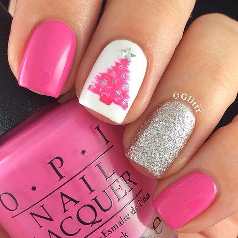 Pink Christmas tree nails Tree Nail Art, 30 Nails, Christmas Tree Nails, Unghie Nail Art, Tree Nails, Christmas Nail Art Designs, Get Nails, Xmas Nails, Christmas Nail Designs