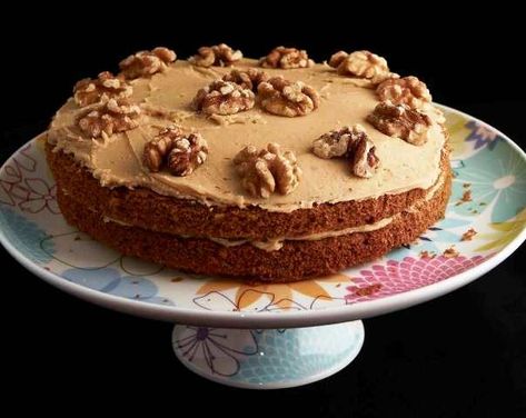 CoffeeCake-1024 Mary Berry Recipes Baking, Mary Berry Recipes, Coffee Sponge Cake, Homemade Coffee Cake, Sunday Baking, Coffee And Walnut Cake, Mary Berry Recipe, Berry Recipes, Victoria Sponge Cake