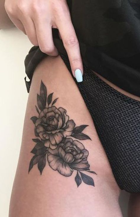 Small Vintage Rose Thigh Tattoo Ideas for Women Traditional Flower Hip Leg Tat - www.MyBodiArt.com #tattoos Rose Thigh Tattoo, Tattoo Bein Frau, Thigh Tattoo Ideas, Sunflower Tattoo Thigh, Delicate Flower Tattoo, Rose Tattoo Thigh, Sunflower Tattoo Shoulder, Flower Thigh Tattoos, Hip Thigh Tattoos