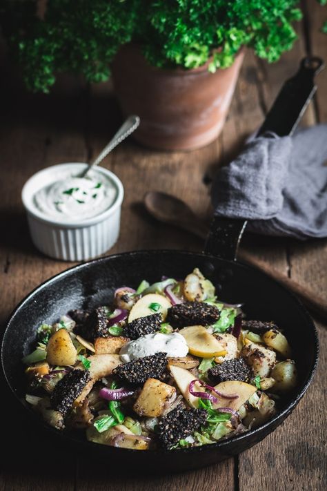 Clonakilty Black Pudding One-Pan Dish - The Healthy Tart Scallop And Black Pudding Recipes, Black Pudding Recipe Meals, Black Pudding Sausage Rolls, Black Pudding Recipe, Hasty Pudding, Healthy Tart, Pudding Tart, Lotr Party, Irish Beef