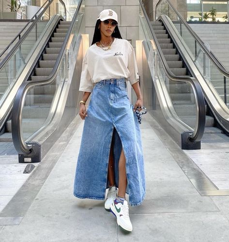 Maxi Jeans Skirt Outfit, Maxi Jeans Skirt, Jeans Skirt Outfit, Street Fashion Aesthetic, Maxi Skirt Outfit Summer, Oversized Outfits, Skirt Outfit Summer, Oversize Outfit, Trending Aesthetic