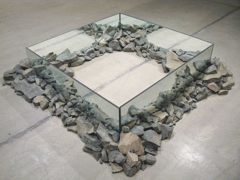 Pierre Huyghe Mirror Sculpture, Robert Smithson, Earth Art, Art Minimaliste, Rural Landscape, Art Objects, Sculpture Installation, Stonehenge, Mirror Art