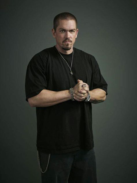 Kevin Kev Shameless, Shameless Season 2, Kevin Ball, Steve Howey, Shameless Season, Shameless Characters, Shameless Tv Show, Toby Stephens, Cult Of Personality