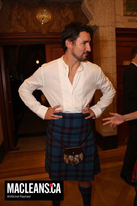 Justin Trudeau - Canadian PM Burns Dinner, Kilted Men, Canadian People, Justin Time, Inspirational Leaders, Gluteal Muscles, Canadian Fashion, Scruffy Men, Swag Men