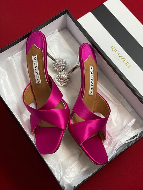 Fushia Heels, Magenta Shoes, Glass Heels, Rose Shoes, Embellished Shoes, Chic Heels, Shoes World, Heeled Mules Sandals, African Design Dresses