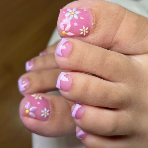 Acrylic Toenails, Press On Toenails, Purple French, Gel Toe Nails, Acrylic Toe Nails, Cute Toe Nails, Flower Nail Designs, Nails For Women, Toe Nail Designs