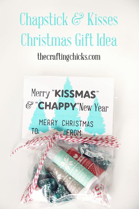 Chapstick Gift, Merry Kissmas, Christmas Neighbor, Free Gift Tags, Crafty Gifts, Girl Christmas, Neighbor Gifts, Christmas Tags, Christmas Gift Idea