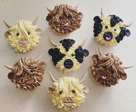 Cow Cupcakes, Deco Cupcake, Fluffy Cow, 18th Birthday Party Themes, Cow Cakes, Fluffy Cows, Horse Birthday, Cowboy Party, 18th Birthday Party