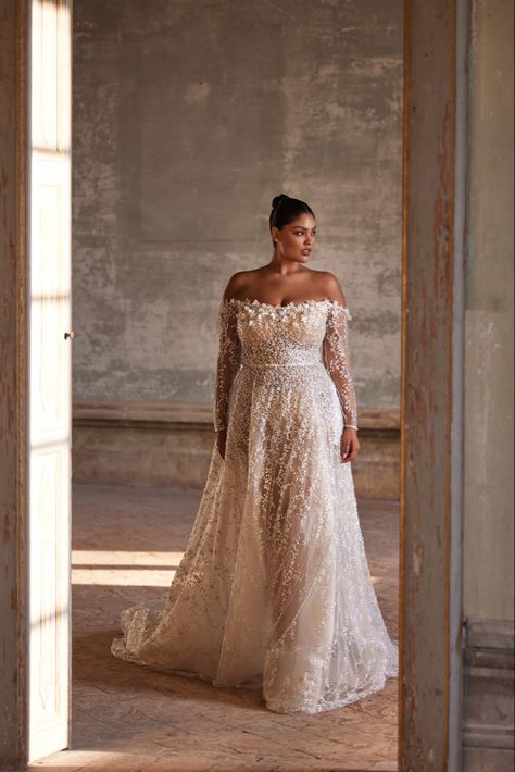 Wedding Dresses Plus Size Beach, Beach Wedding Gown Boho, Boho Wedding Dress Strapless, Milla Nova Long Sleeve Wedding Dress, Plus Size Wedding Dress With Pearls, Bohemian Wedding Dresses Plus Size, Plus Size Beaded Wedding Dress, Plus Size Fall Wedding Dresses, Beach Wedding Dress Plus Size Curvy Bride