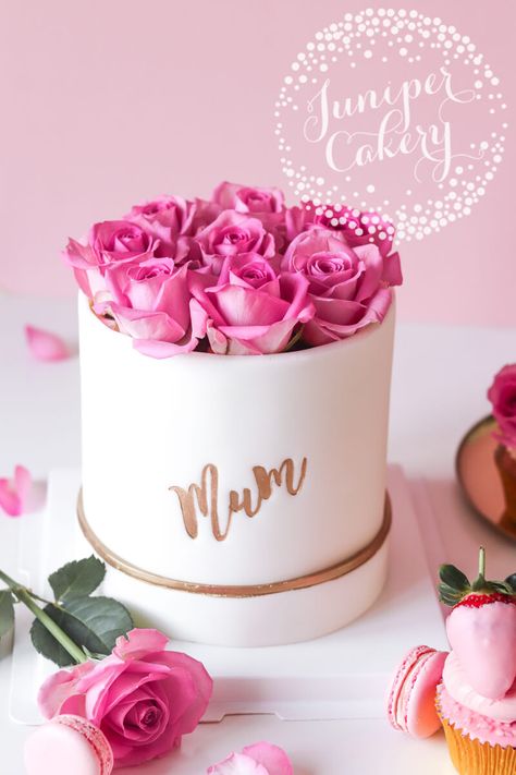 Birthday Ideas Mom, Hat Box Cake, Mother Birthday Cake, Fancy Birthday Cakes, 56th Birthday, Birthday Cake For Mom, Pretty Bouquet, Fondant Cake Designs, Fruity Cake