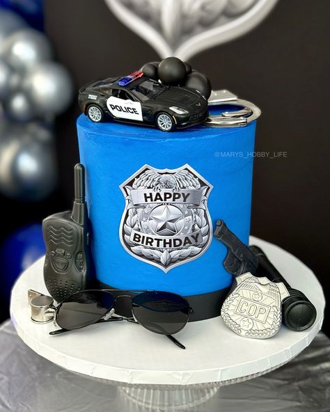 👮‍♀️🚔 🚨DIY Police Theme Birthday Party! 🥳 Ok, I finally got around to post some pictures of Yusuf’s 8th birthday party. I had to work on it all night to pull it off and it was totally worth it seeing his excitement when he woke up and saw everything that morning. This time zak and I were too busy and didn’t get to dress up for the kids but the family came through and a few of his aunt and uncles showed up dressed as robbers for us 💙🤍 I hope this post can inspire you on your next project! Th... Police Man Cake, Police Birthday Theme, Police Theme Birthday, Police Themed Birthday Party, Police Birthday Party, Kids Police, Police Party, Police Birthday, Theme Birthday Party