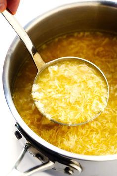 The BEST Egg Drop Soup recipe! It's easy to make in just 15 minutes, and always so delicious! | gimmesomeoven.com #chinese #soup #eggdrop #glutenfree #vegetarian #dinner #takeout #healthy Egg Drop Soup Recipe, Egg Drop Soup, Scotch Eggs, Gimme Some Oven, Egg Drop, Eggs Recipe, Chinese Soup, Diet Keto, Vegetarian Dinner